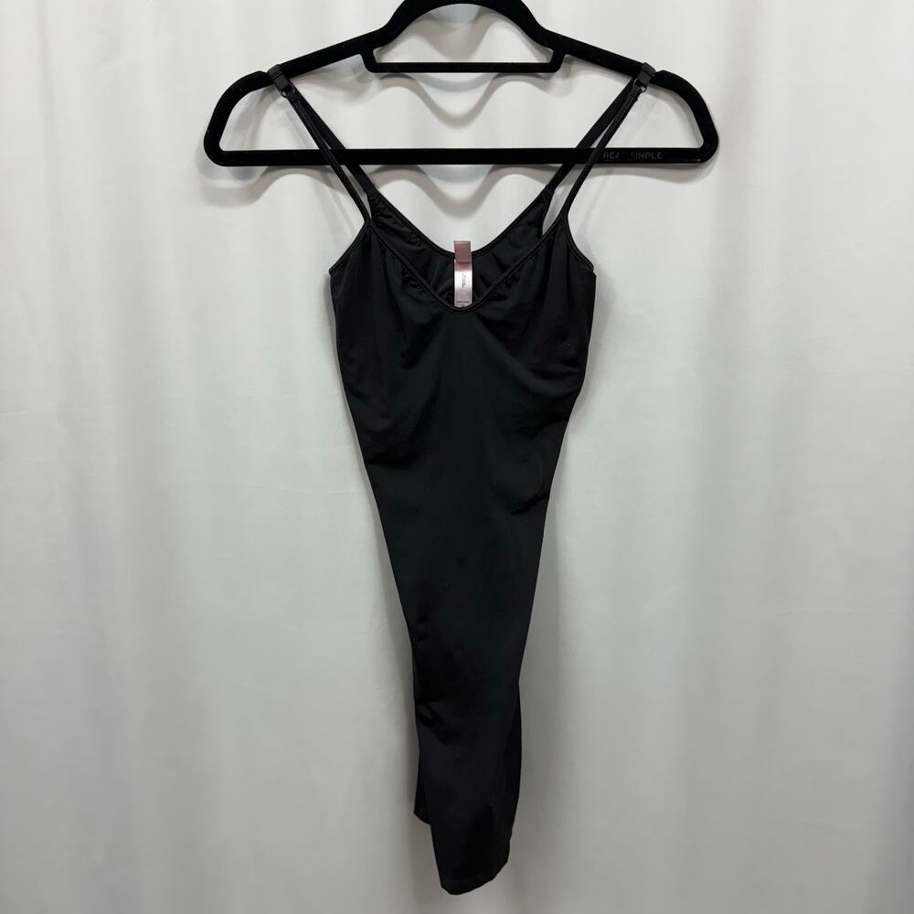 Victoria's Secret Black Slip Shapewear Built-in Wire Bra Medium